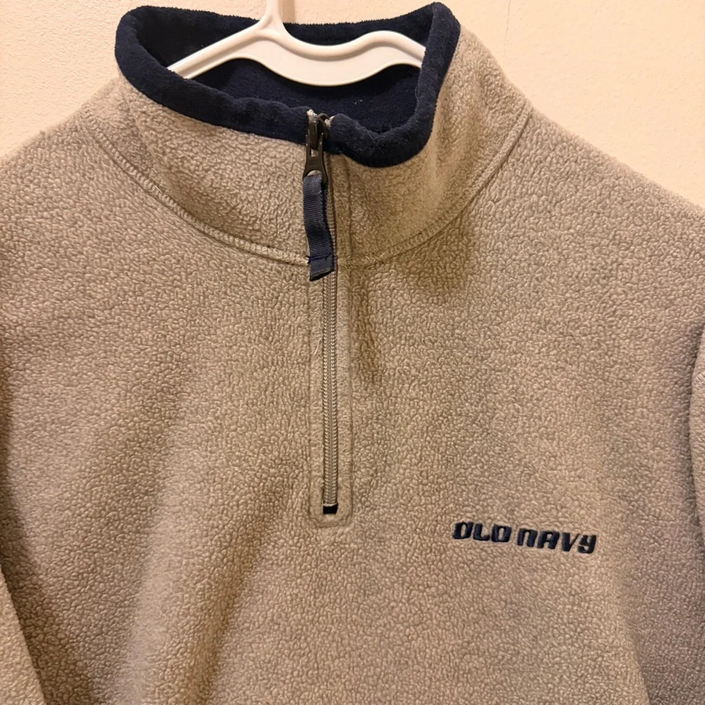 Vintage Old Navy Men's Tan Sweater - Picture 2 of 4